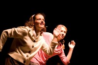 Marine et Julie, dans les rôles de Suzon et Catherine