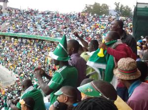 Ambiance torride dans le kop nigérien - stade Royal Bafokeng de Rustenburg - 9/02/2013